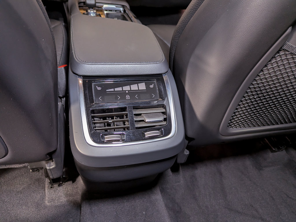 Used 2023 Volvo XC90 B6 Plus w/ Protection Package Premier AWD/4WD image 44