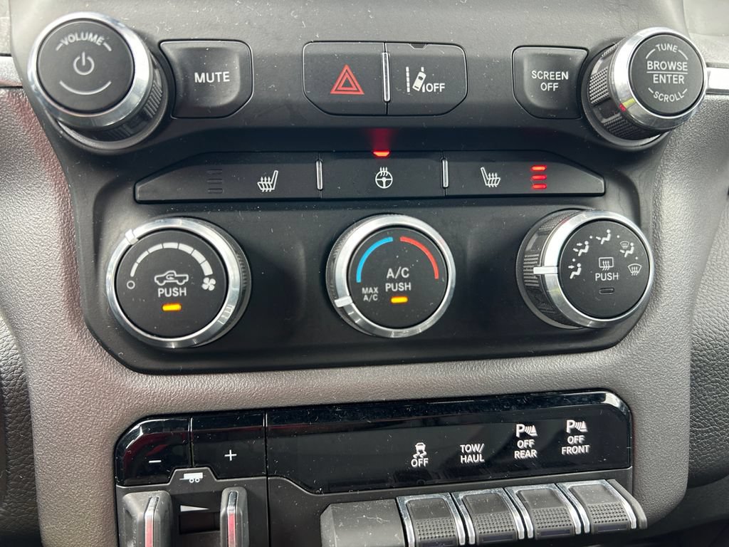 Used 2023 RAM 1500 Big Horn AWD/4WD image 30