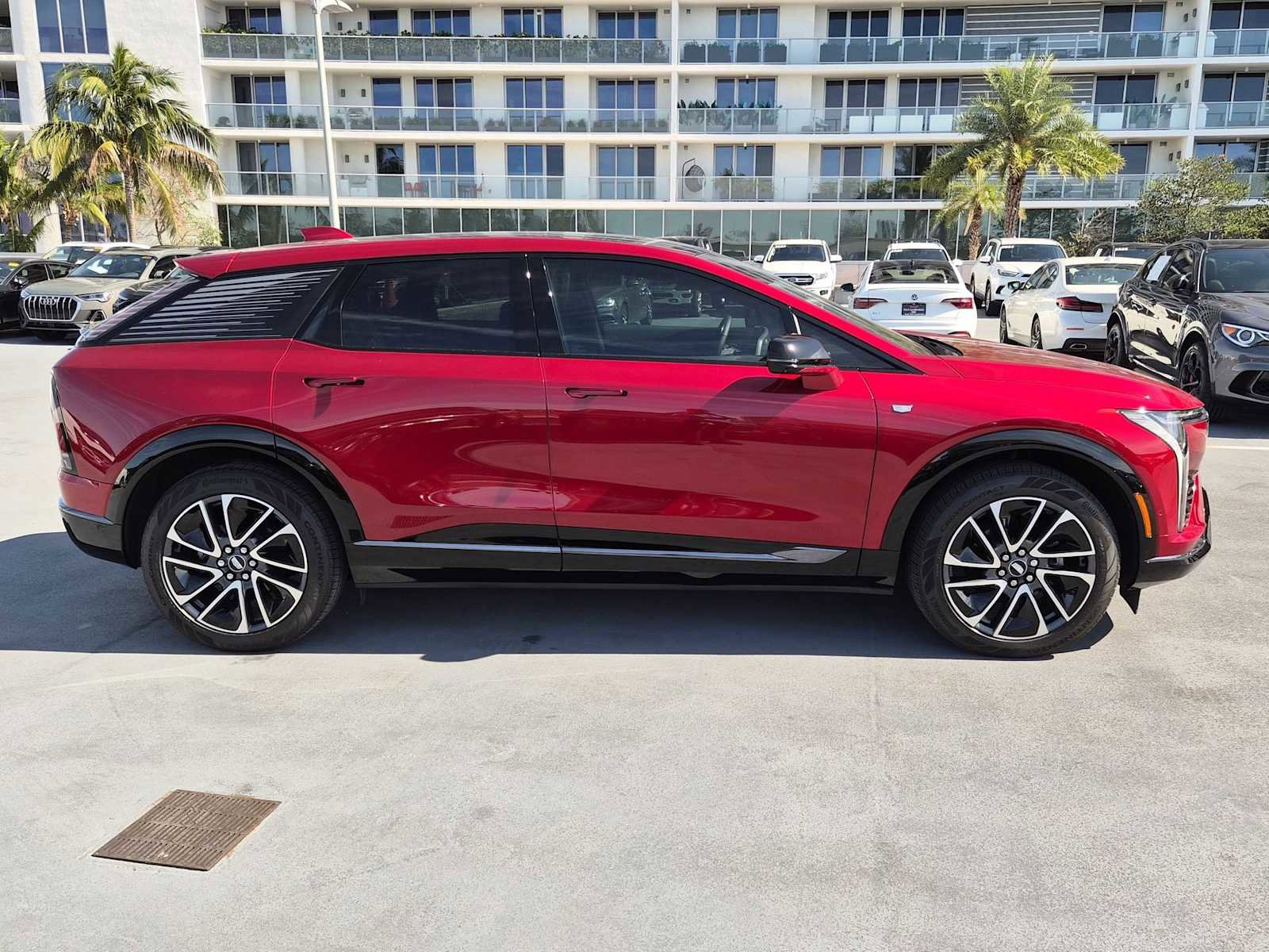 Used 2025 Cadillac Optiq Sport 1 AWD/4WD image 7