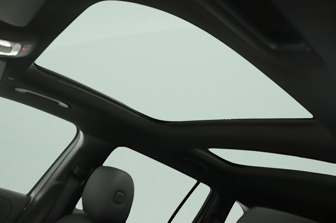 Certified 2026 Mercedes-Benz GLB 250 image 24