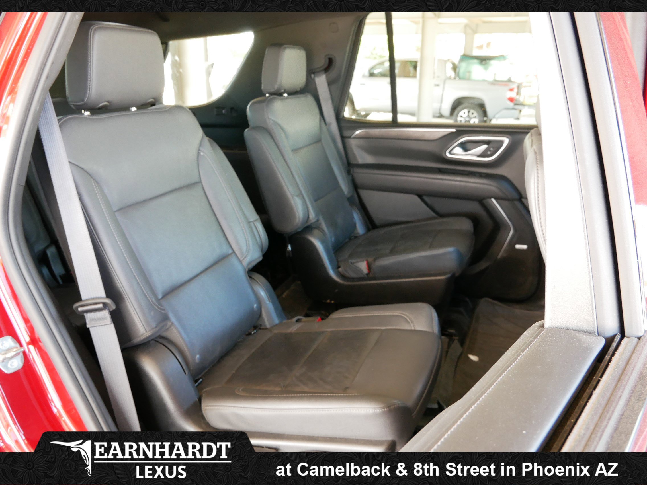 Used 2023 Chevrolet Tahoe Z71 w/ Luxury Package image 3