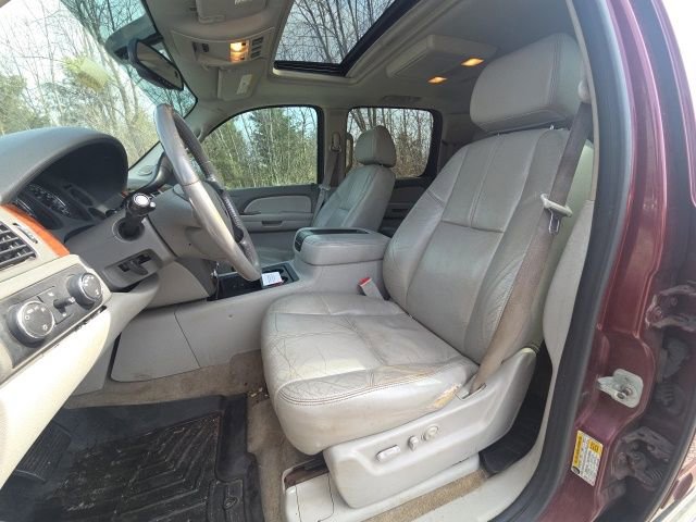 Used 2008 Chevrolet Suburban LT image 29