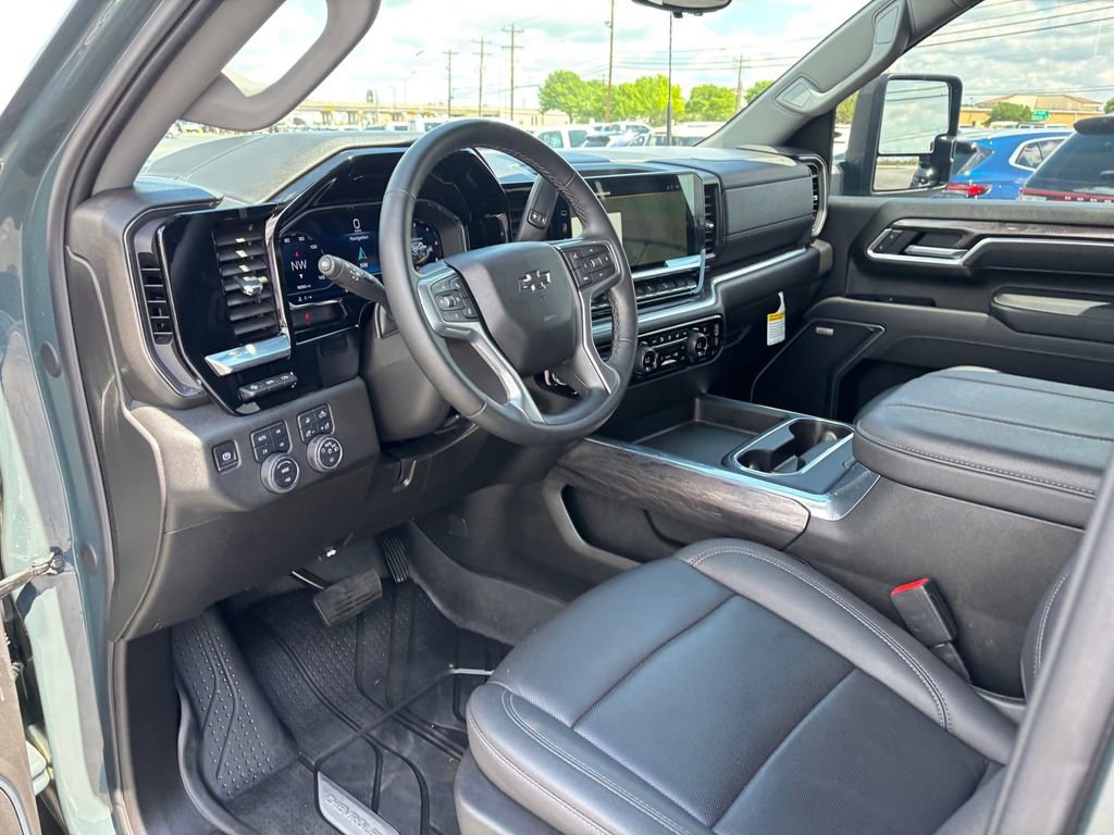 Used 2025 Chevrolet Silverado 2500 LTZ w/ Trail Boss Package image 7