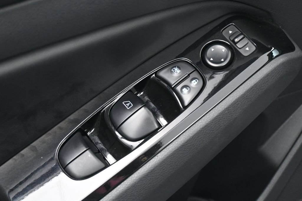 Used 2024 Nissan Altima 2.5 SR FWD image 14