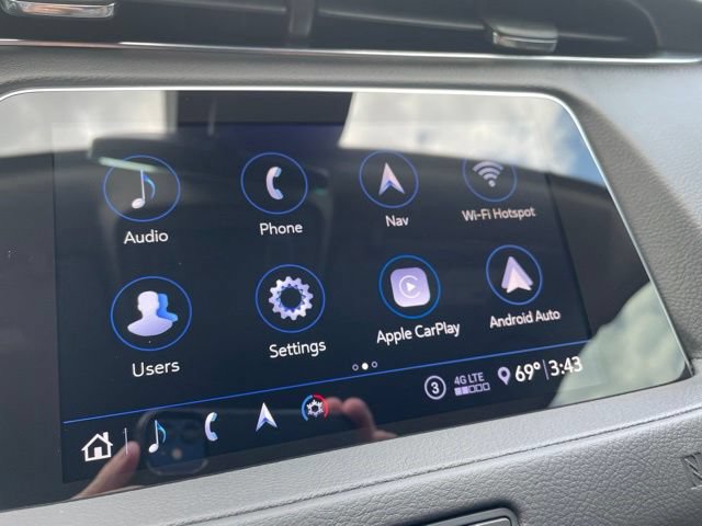 Used 2020 Cadillac XT4 Luxury w/ Cold Weather Package AWD/4WD image 18