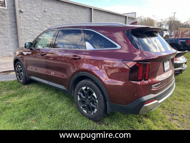 Used 2025 Kia Sorento S w/ Panoramic Sunroof Package image 4