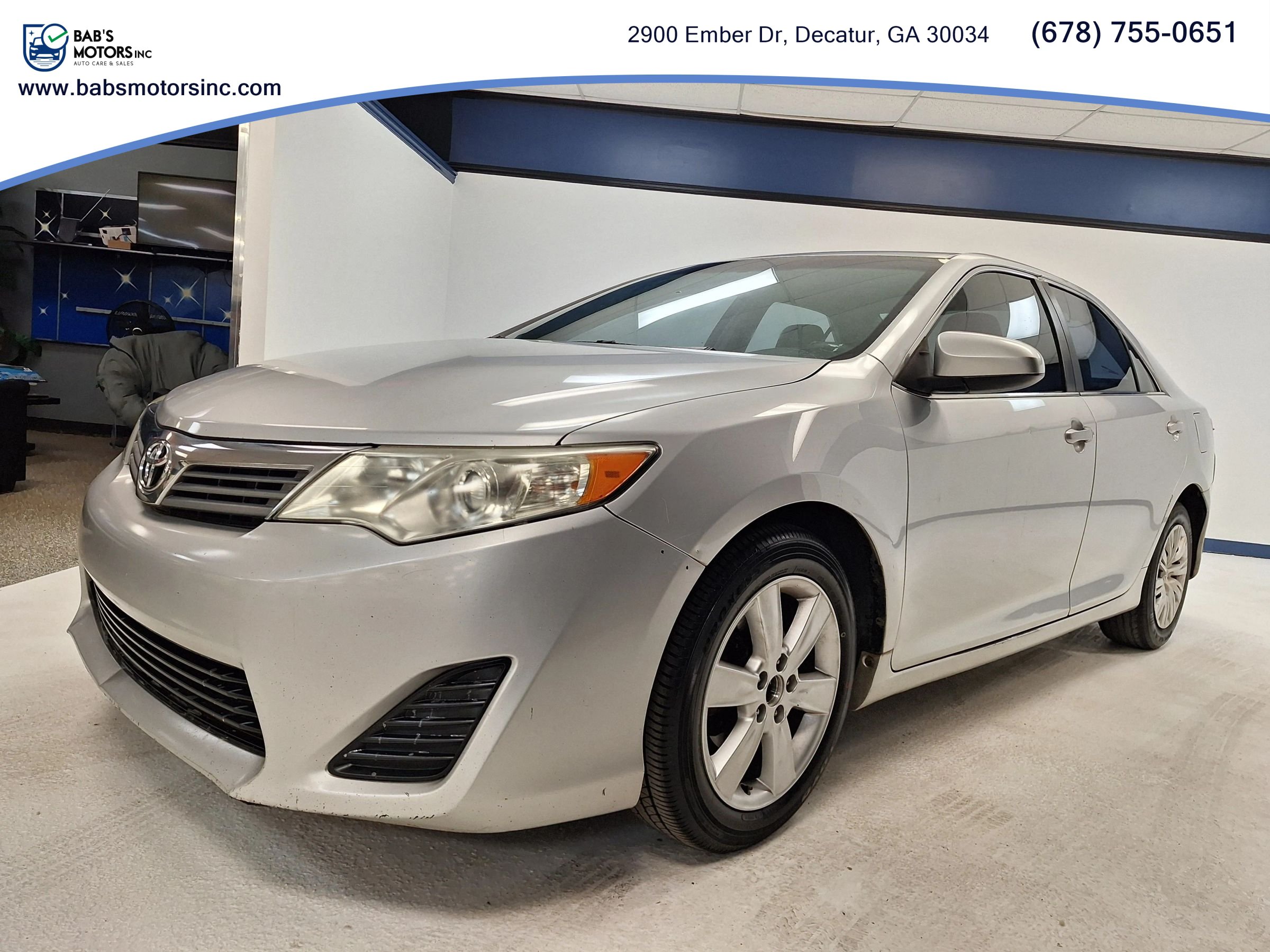Used 2012 Toyota Camry FWD image 3