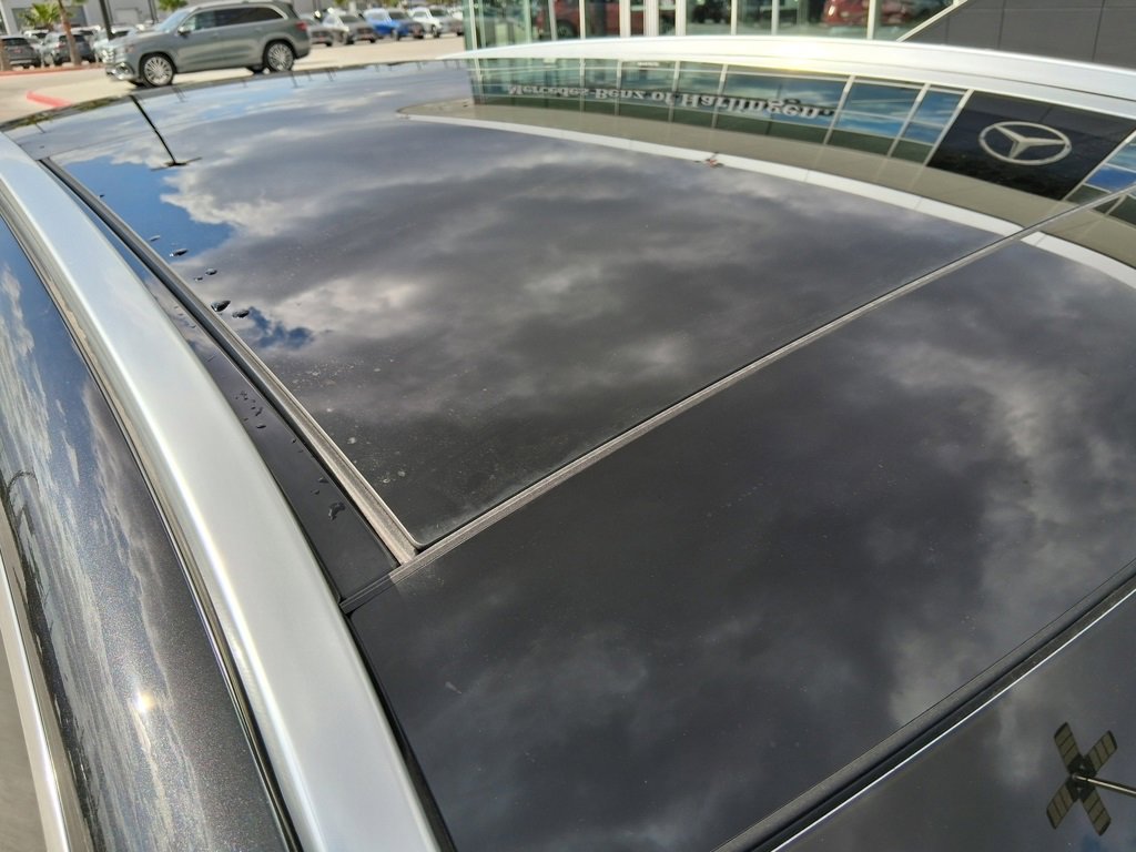 Used 2026 Mercedes-Benz GLC 300 image 4