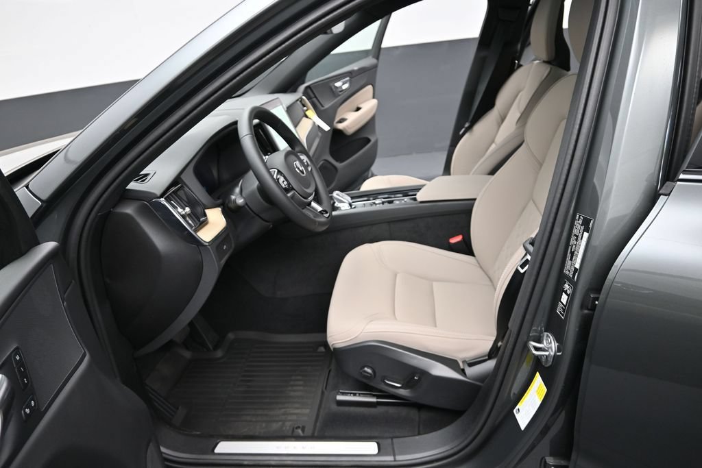 New 2026 Volvo XC60 B5 Plus w/ Climate Package AWD/4WD image 10