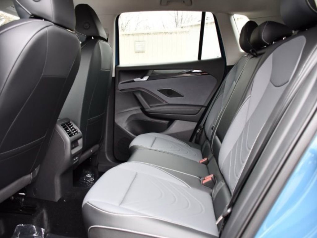 New 2026 Volkswagen Tiguan SE FWD image 16