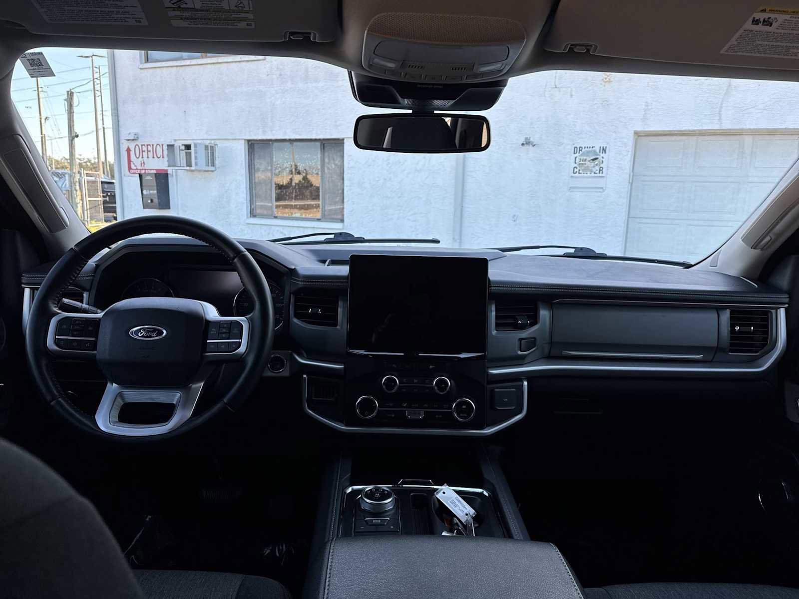 Used 2024 Ford Expedition XLT image 14