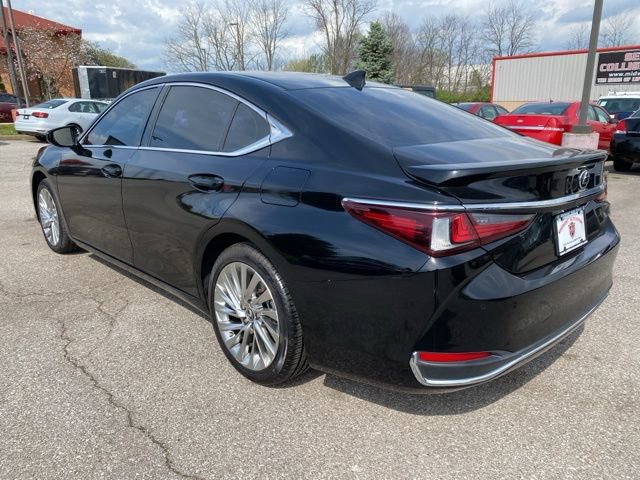 Used 2021 Lexus ES 300h w/ Accessory Package 2 FWD image 4