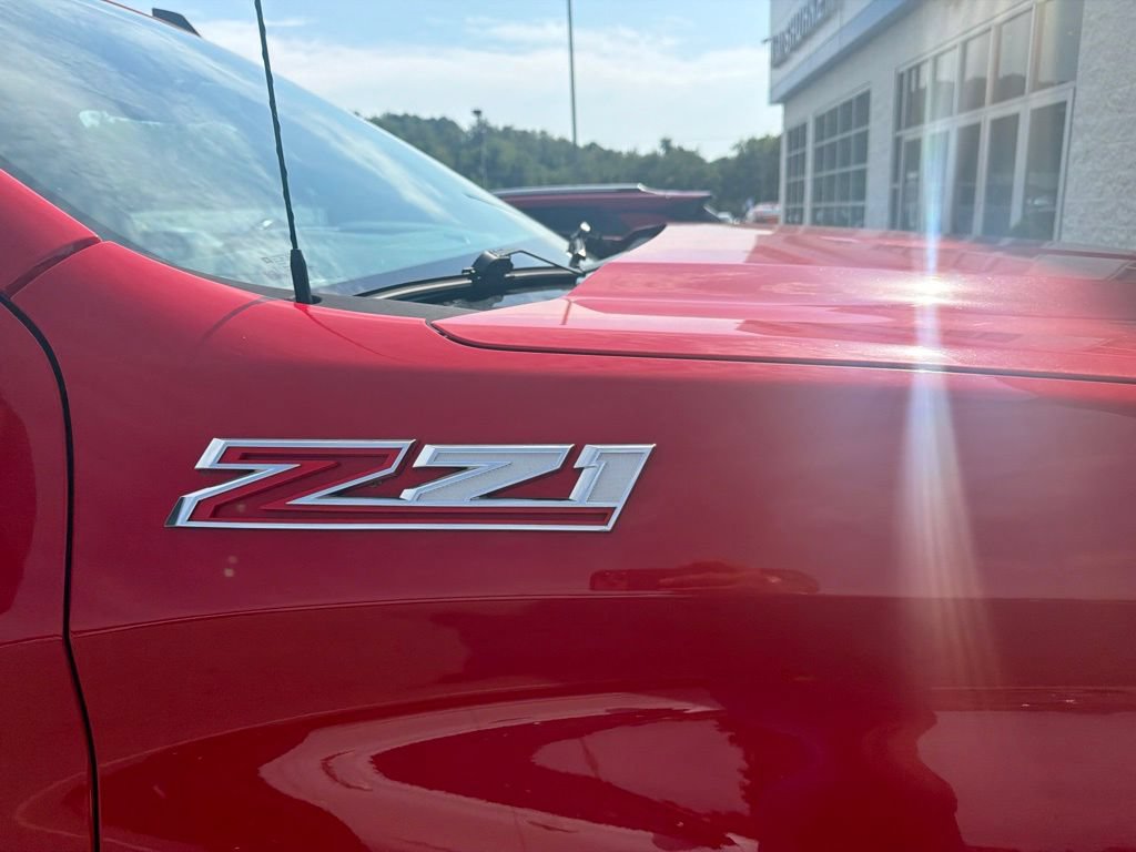 Used 2019 Chevrolet Silverado 1500 LT w/ All-Star Edition AWD/4WD image 3