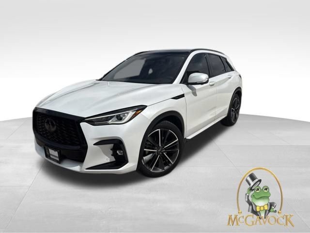Used 2018 INFINITI Q50 Luxe w/ Cargo Package (L95)