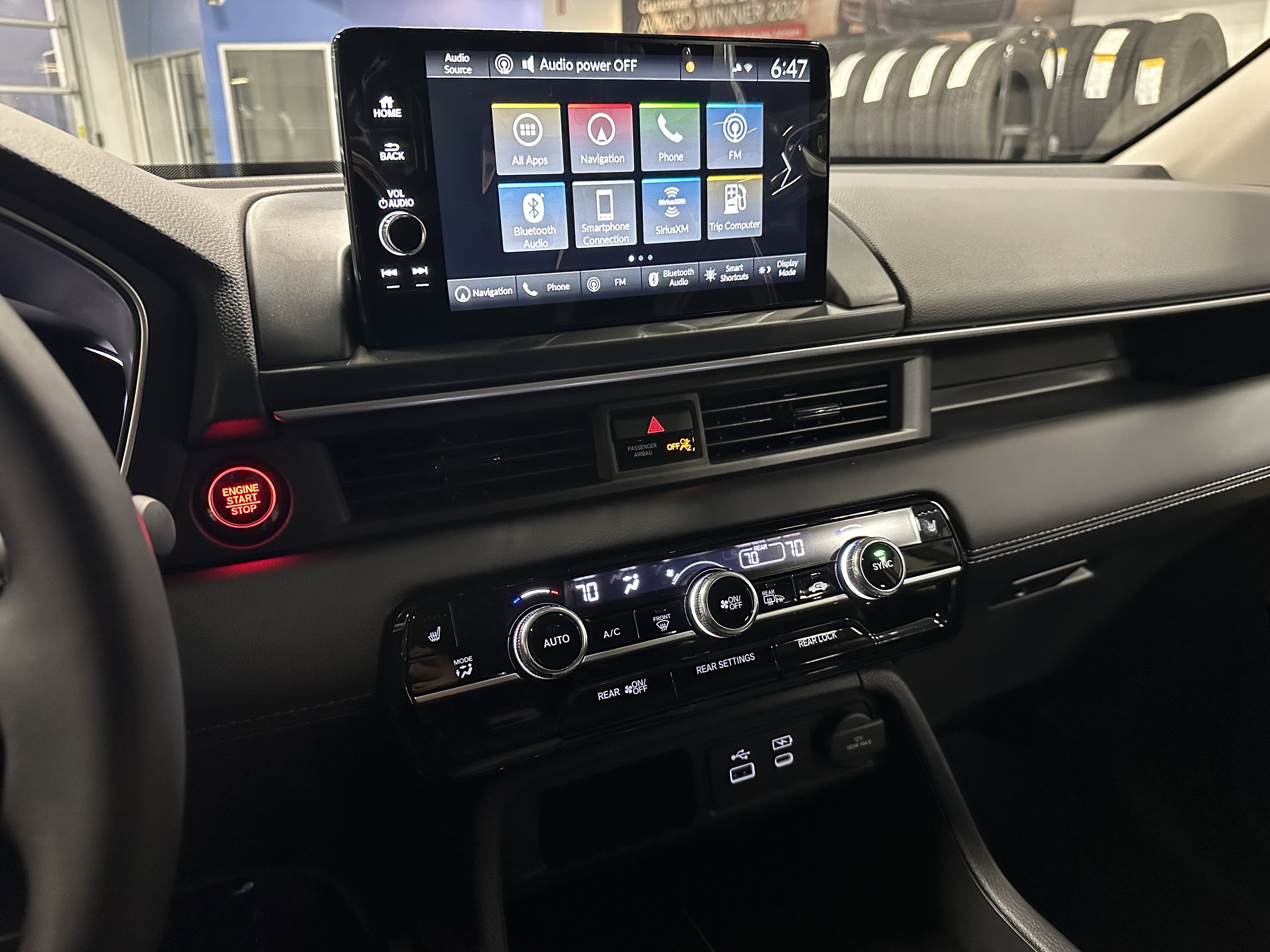 New 2025 Honda Pilot Touring image 11