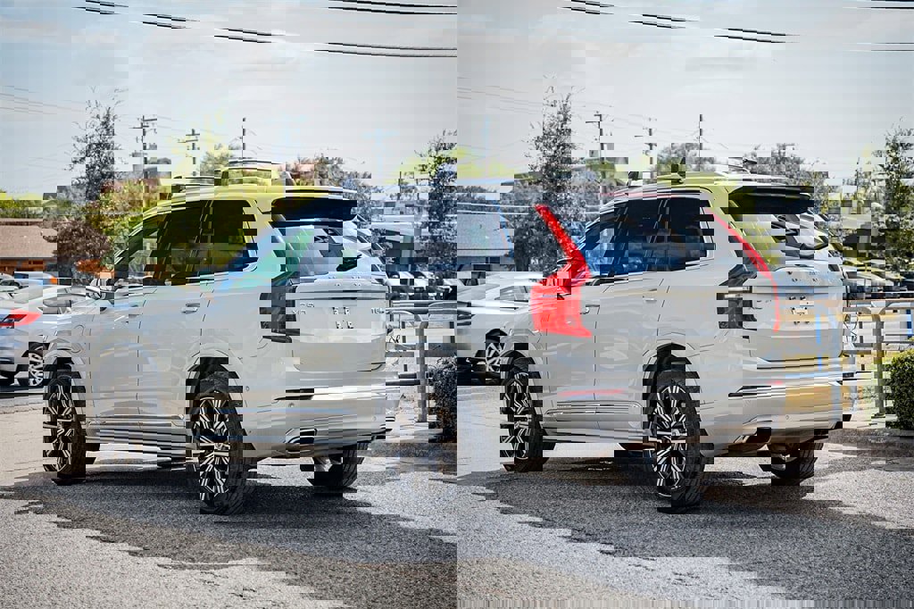 Used 2020 Volvo XC90 T8 Inscription image 6