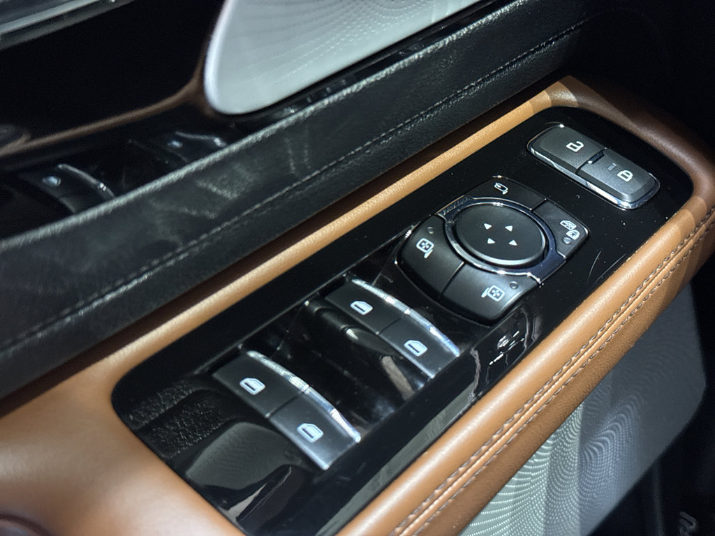 Used 2023 Lincoln Aviator Reserve w/ Equipment Group 201A image 35