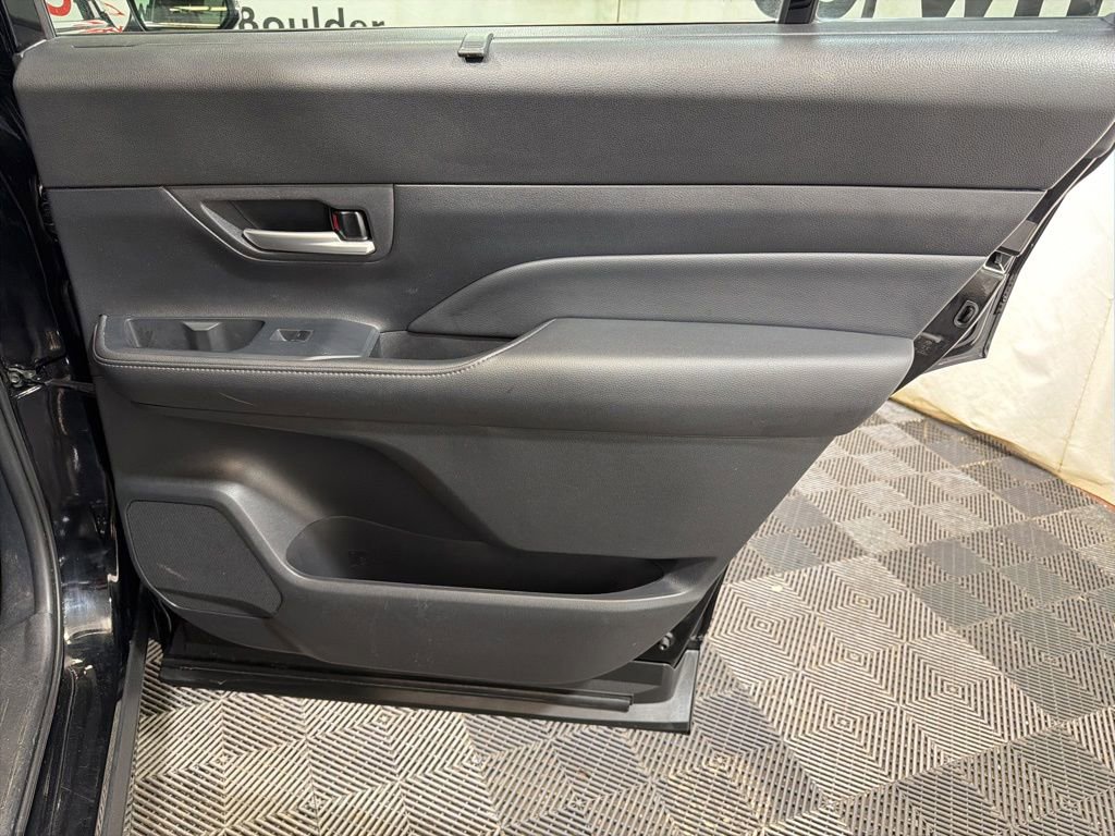 Used 2024 Toyota Grand Highlander AWD image 12