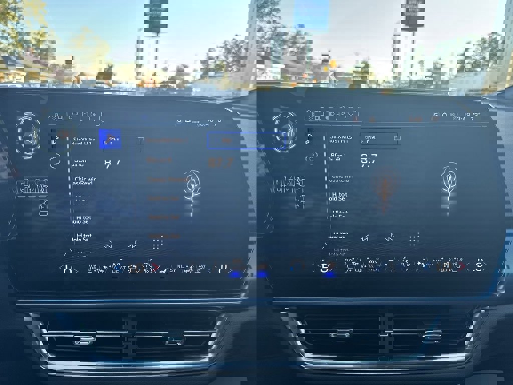 New 2026 Chevrolet Equinox EV LT image 6