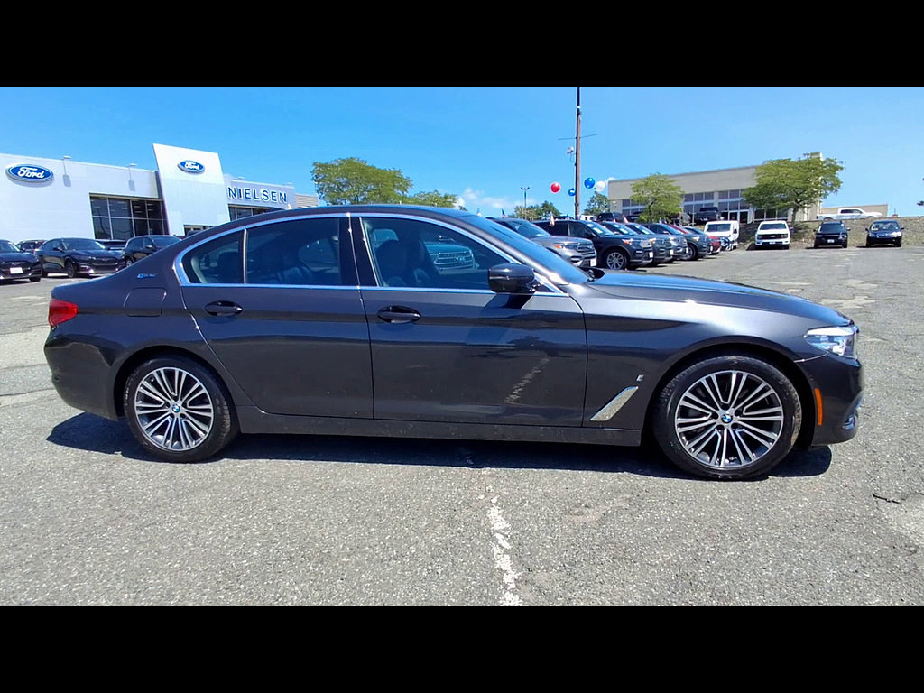 Used 2019 BMW 530e xDrive w/ Convenience Package AWD/4WD image 9