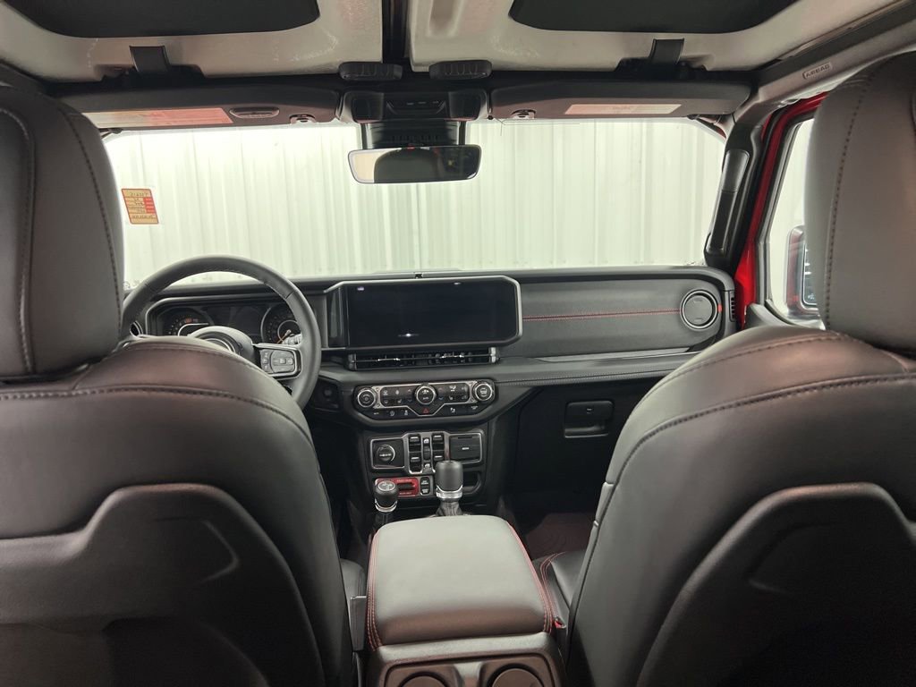 Used 2025 Jeep Wrangler Unlimited Rubicon image 16