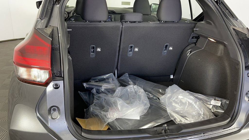New 2025 Nissan Kicks Play S image 32