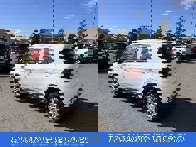 Used 2025 Hyundai Venue SE image 6