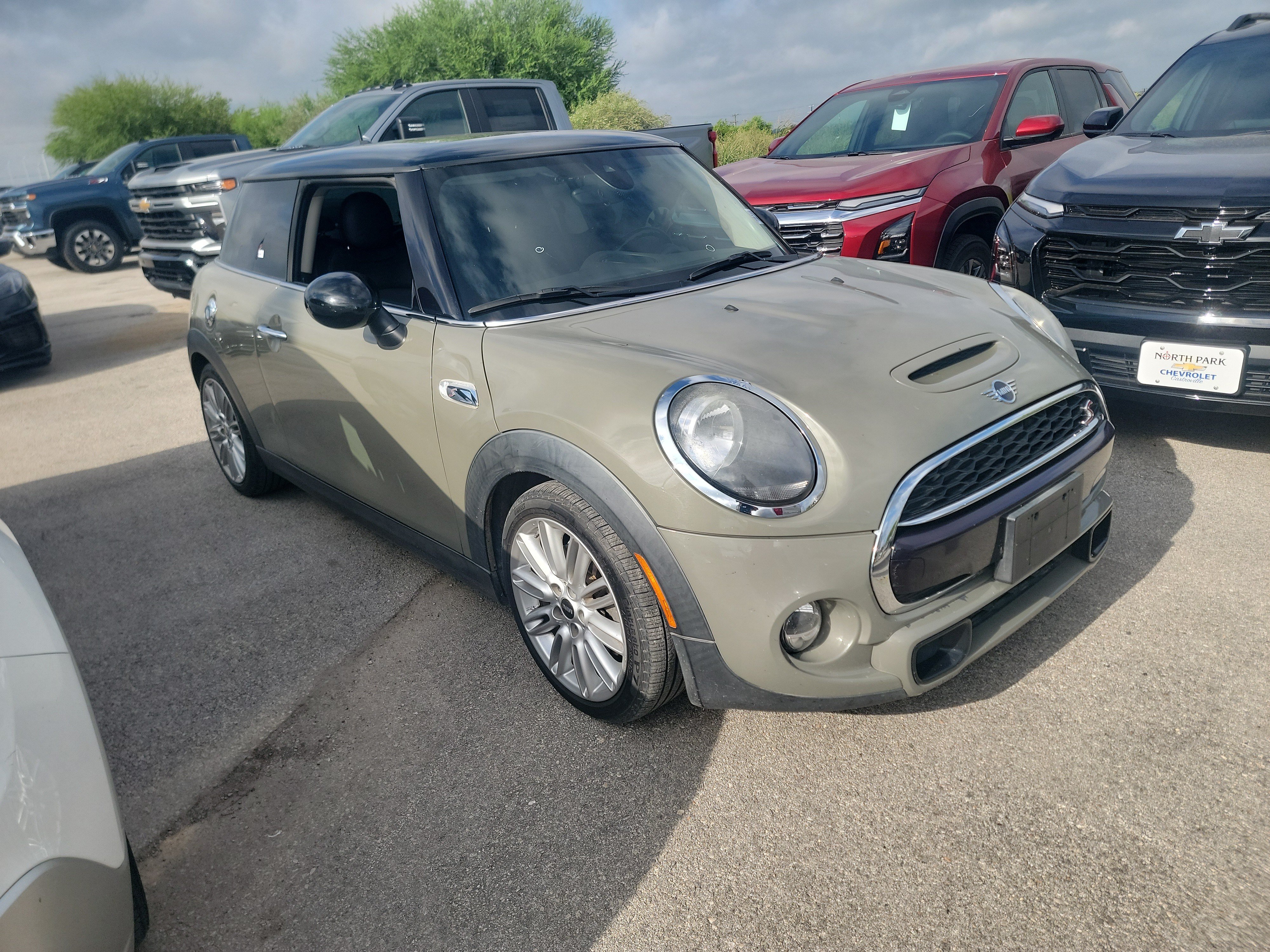 Used 2019 MINI Cooper S FWD image 1
