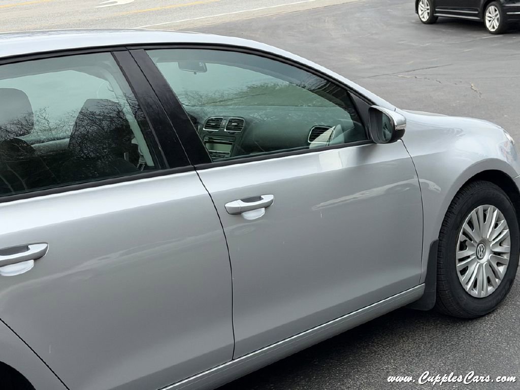Used 2014 Volkswagen Golf 4-Door FWD image 32