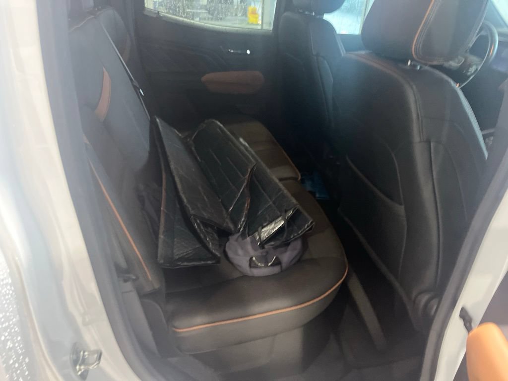 Certified 2025 GMC Canyon AT4 AWD/4WD image 7