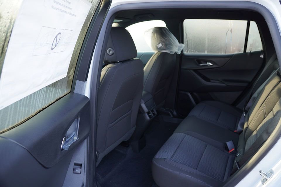 New 2026 Chevrolet Equinox LT w/ Safety and Technology Package FWD image 11