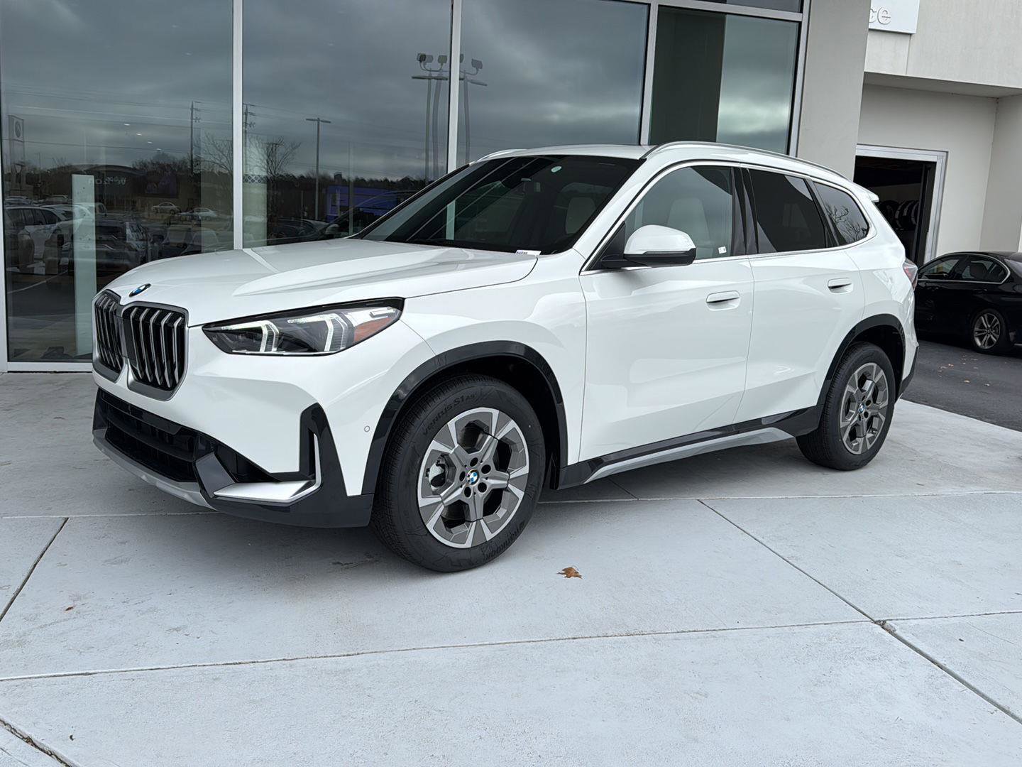 New 2026 BMW X1 xDrive28i w/ Convenience Package image 2