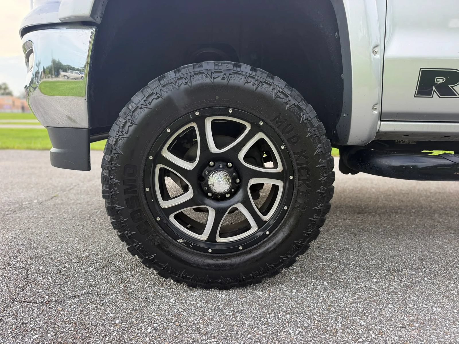 Used 2016 GMC Sierra 1500 SLT w/ Enhanced Driver Alert Package AWD/4WD image 23