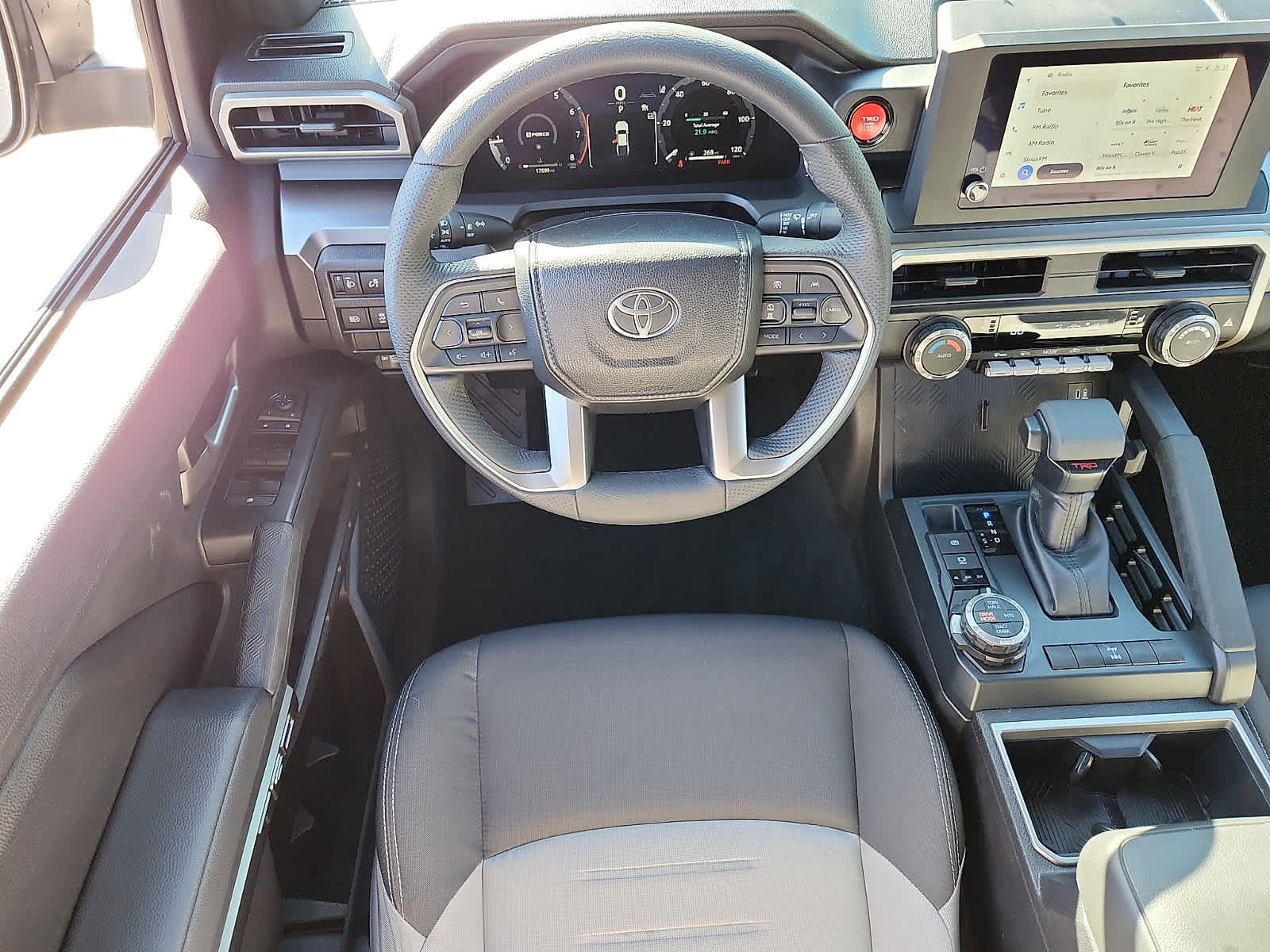Certified 2025 Toyota Tacoma TRD Off-Road AWD/4WD image 13