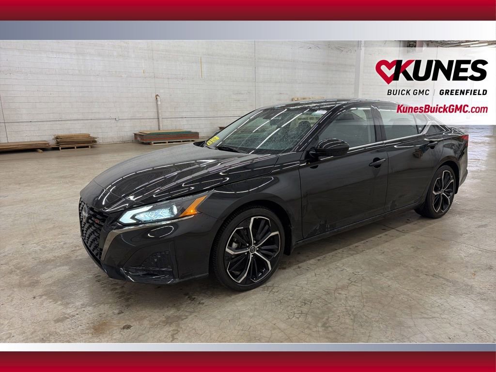Used 2025 Nissan Altima 2.5 SR FWD image 10