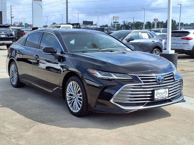 Used 2019 Toyota Avalon Limited image 4
