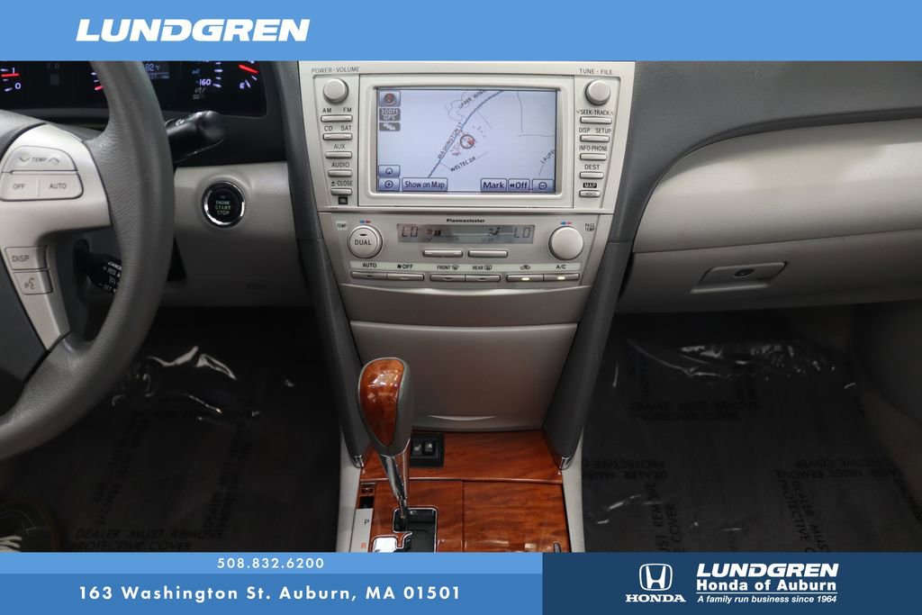 Used 2011 Toyota Camry XLE image 19