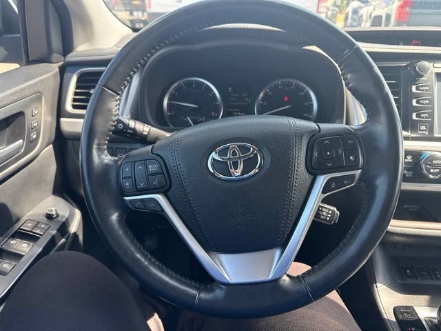 Used 2017 Toyota Highlander Limited Platinum w/ Carpet Mat Package AWD/4WD image 25