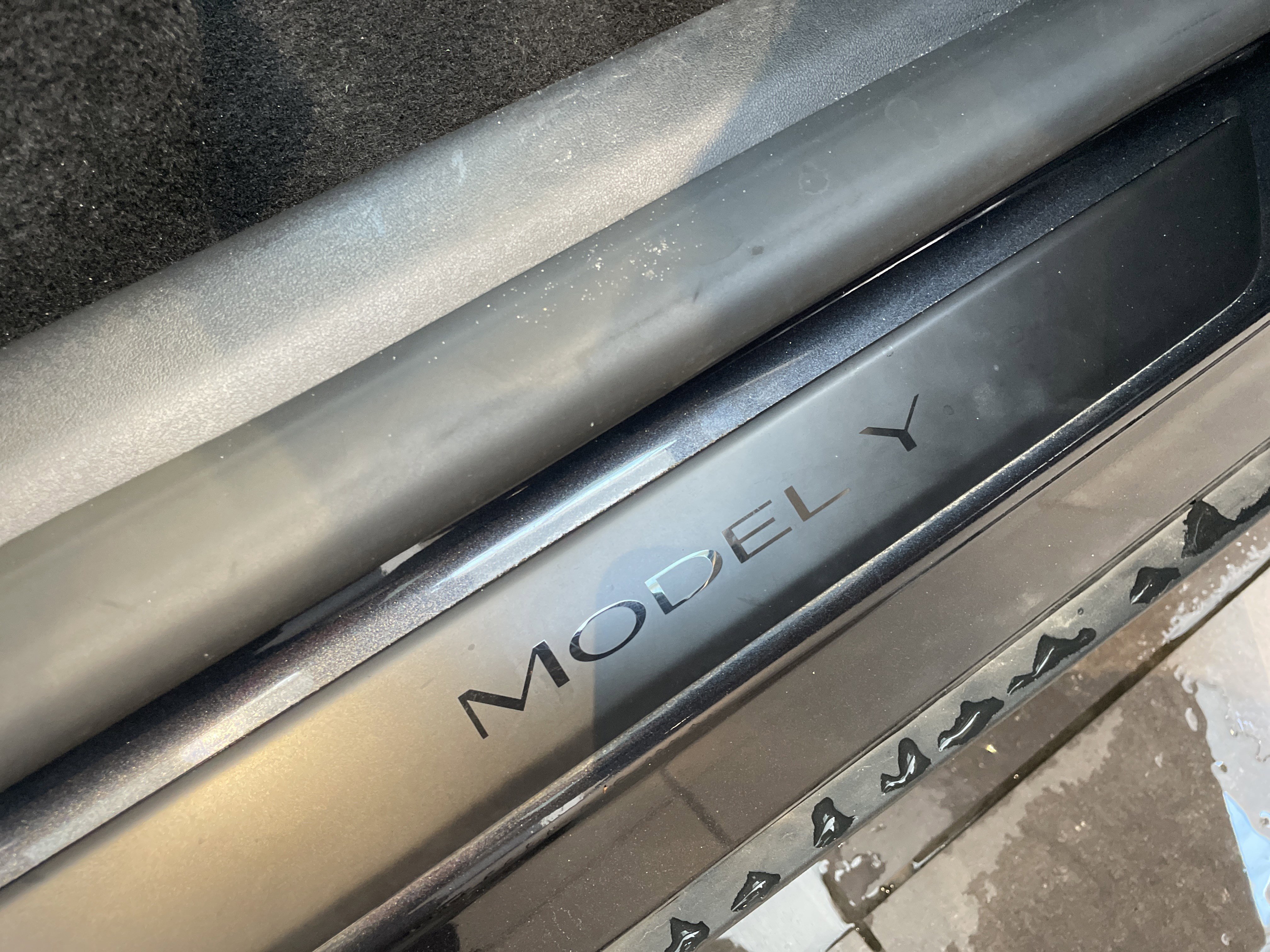 Used 2025 Tesla Model Y Long Range AWD/4WD image 37