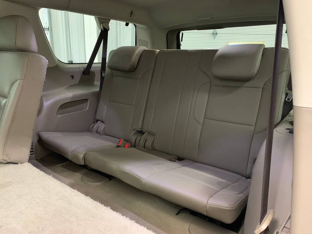 Used 2020 GMC Yukon XL SLT w/ Open Road Package AWD/4WD image 23