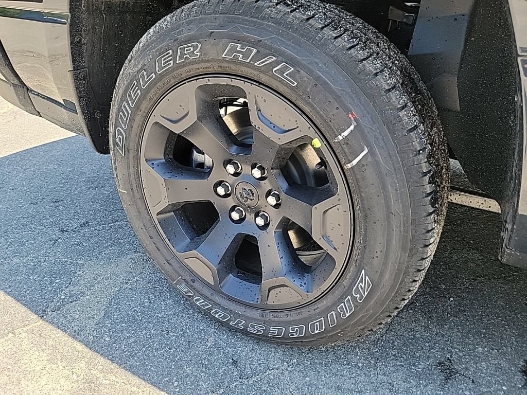 New 2026 RAM 1500 Express AWD/4WD image 17