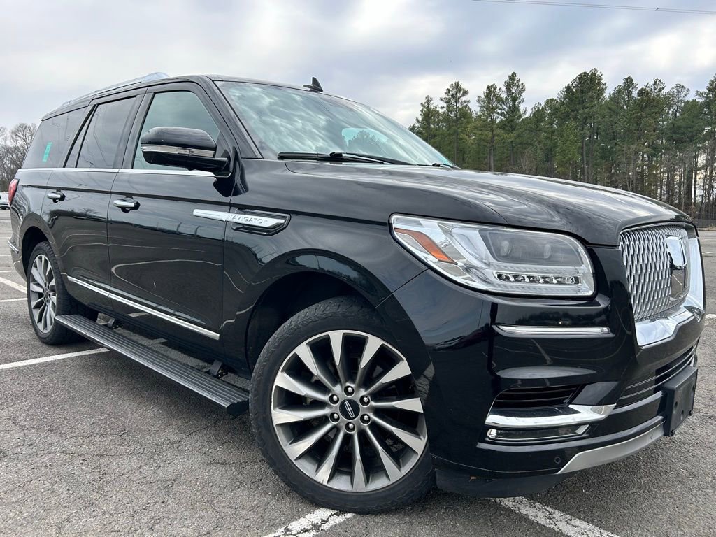 Used 2018 Lincoln Navigator Select image 1