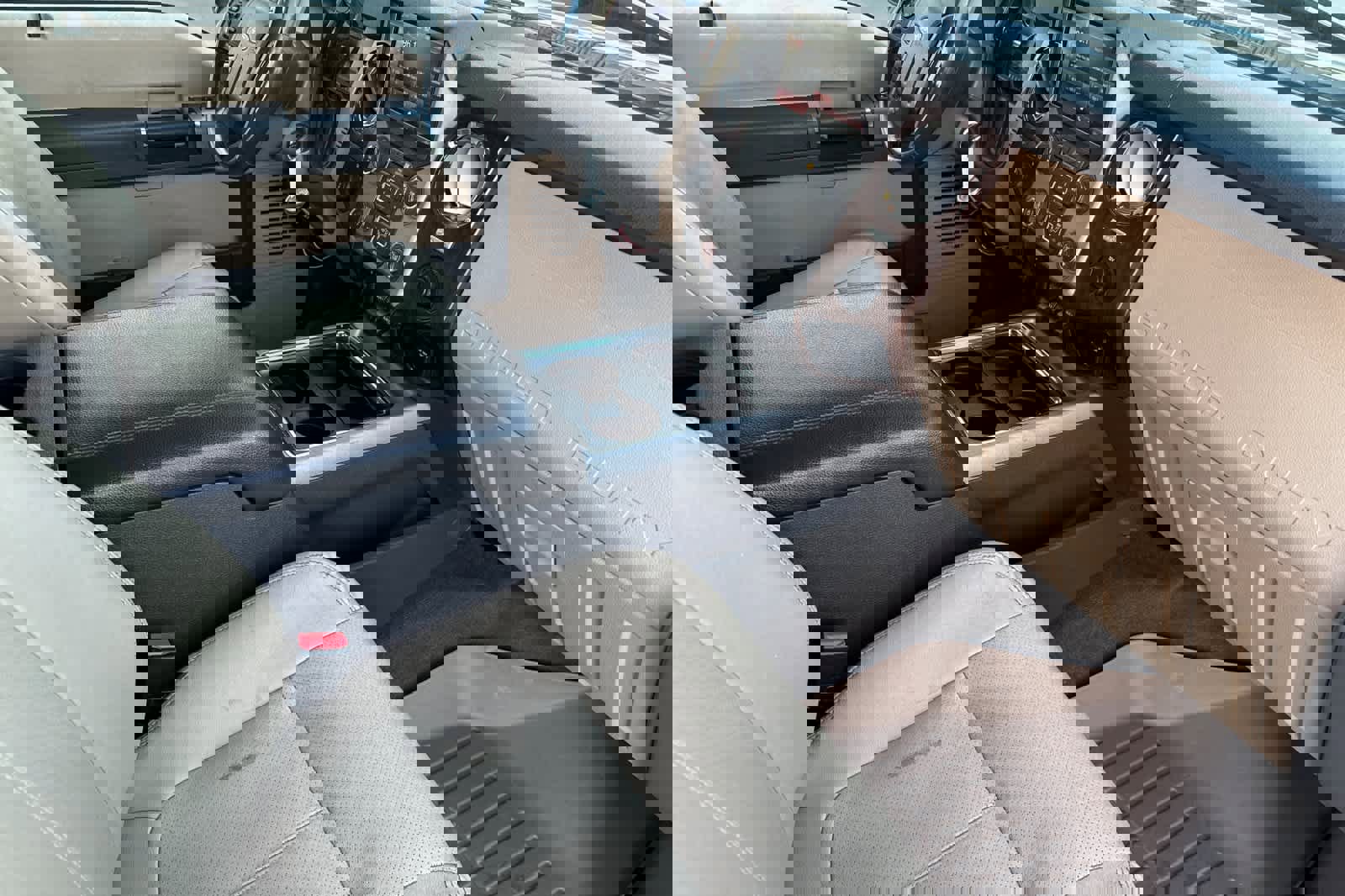 Used 2015 Ford F250 Lariat w/ Chrome Package image 16