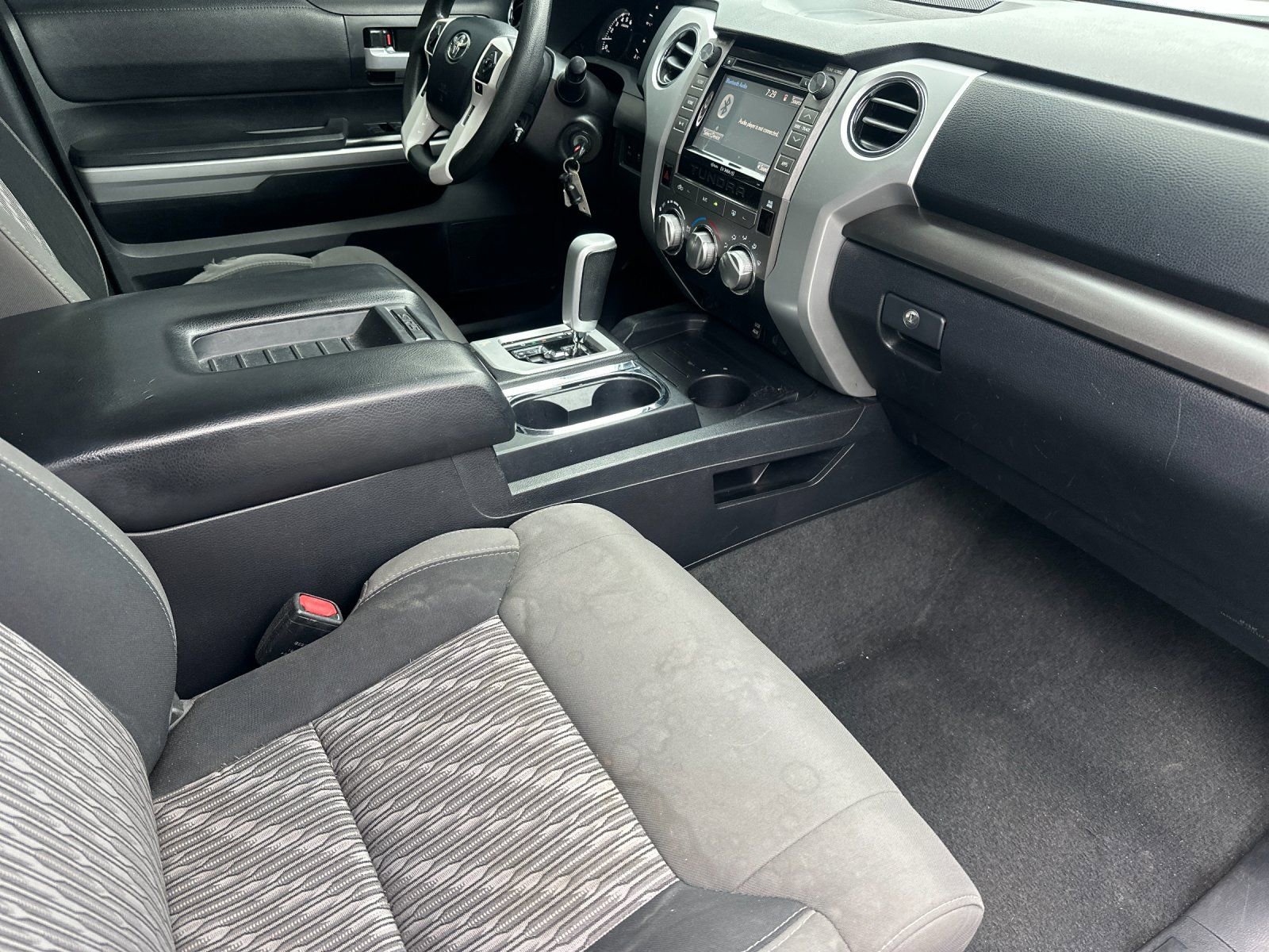 Used 2018 Toyota Tundra SR5 w/ SR5 Upgrade Package image 14