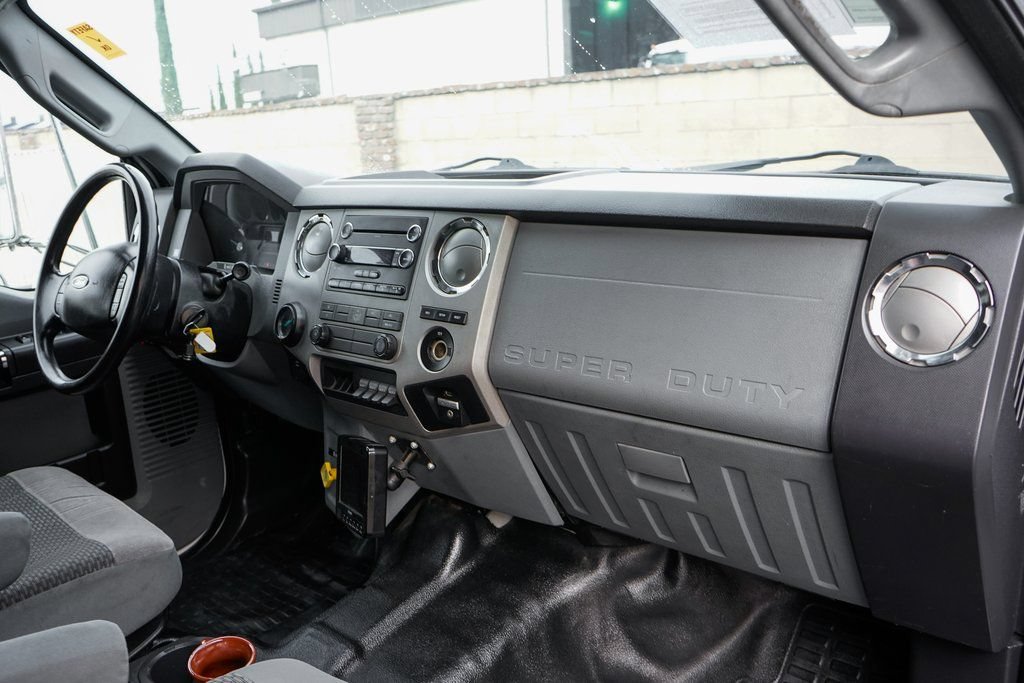 Used 2015 Ford F650 2WD Crew Cab Super Duty image 47
