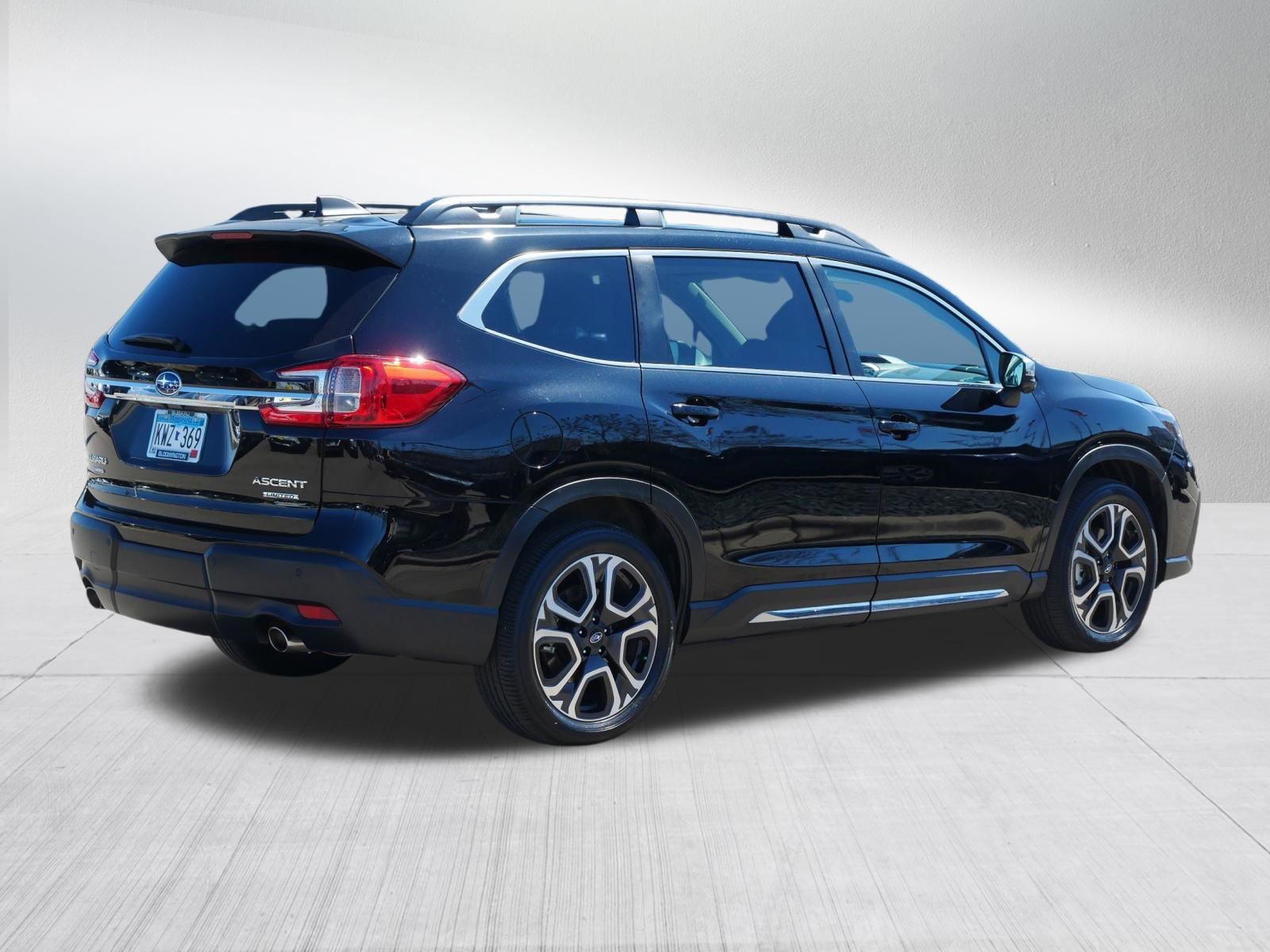 Used 2023 Subaru Ascent Limited w/ Technology Package image 7