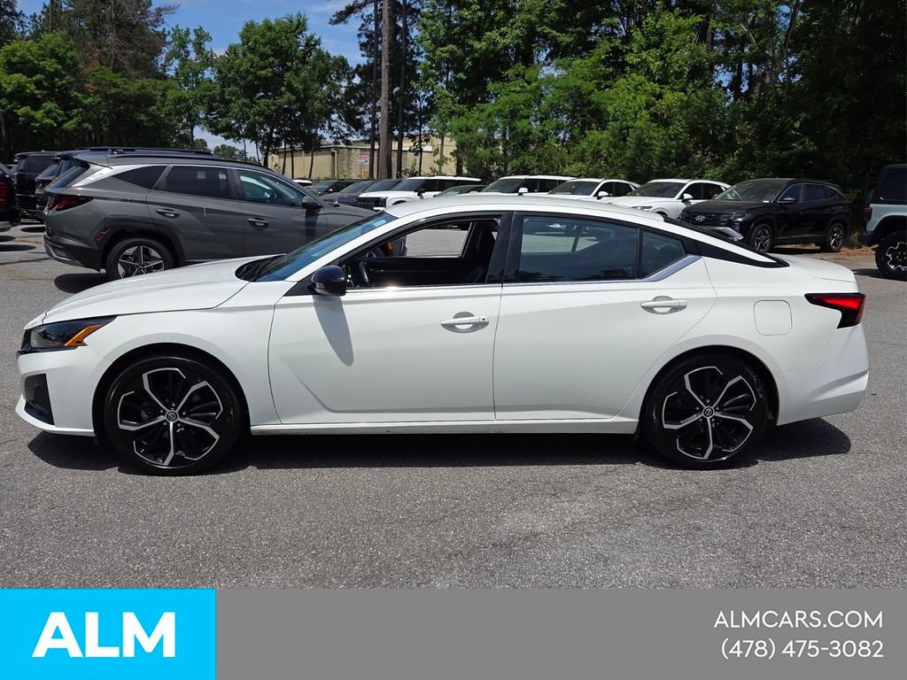 Used 2025 Nissan Altima 2.5 SR FWD image 5