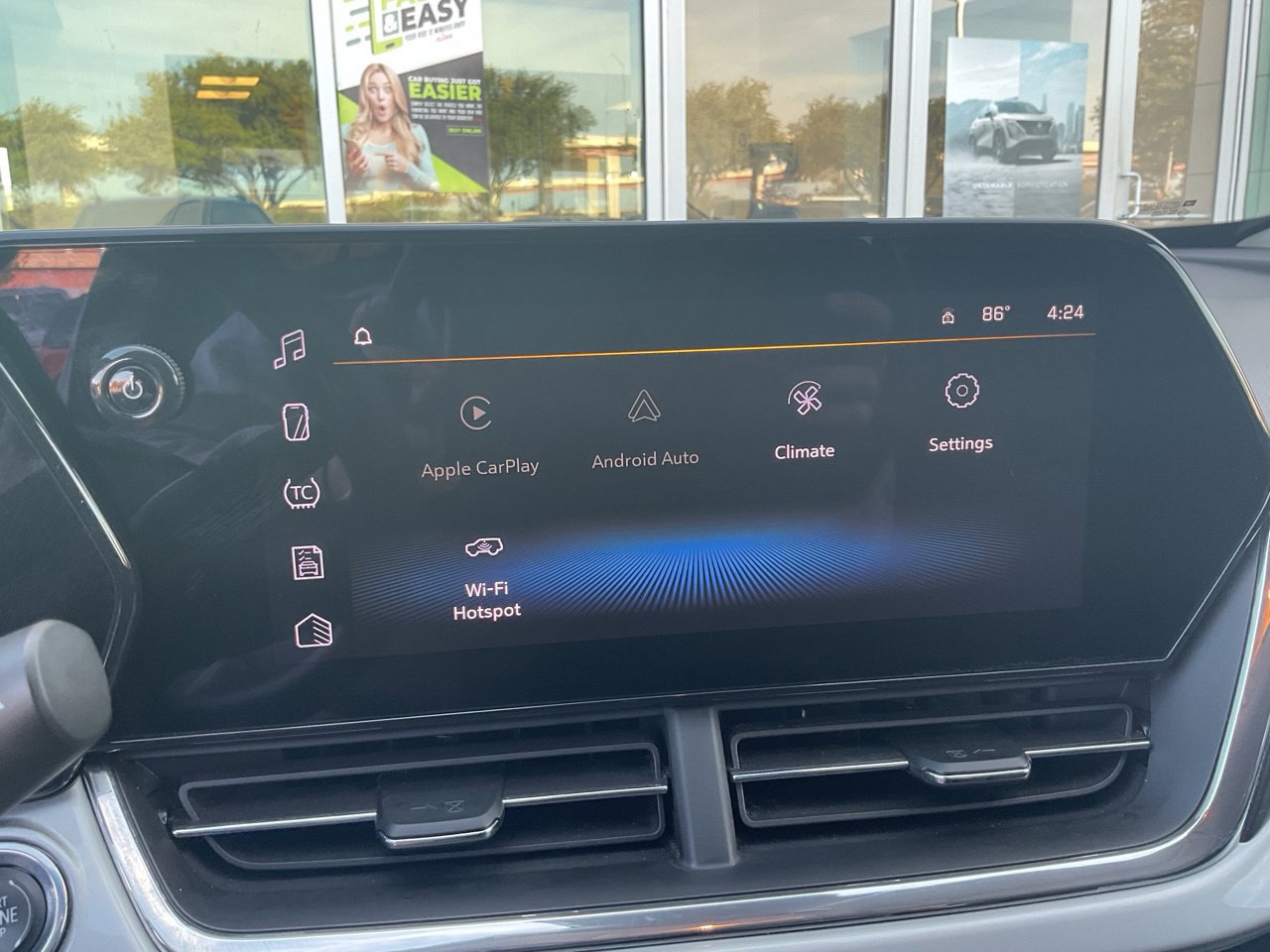 Used 2025 Chevrolet Trax LT FWD image 27