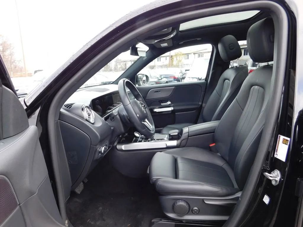 Used 2022 Mercedes-Benz EQB 350 4MATIC image 15