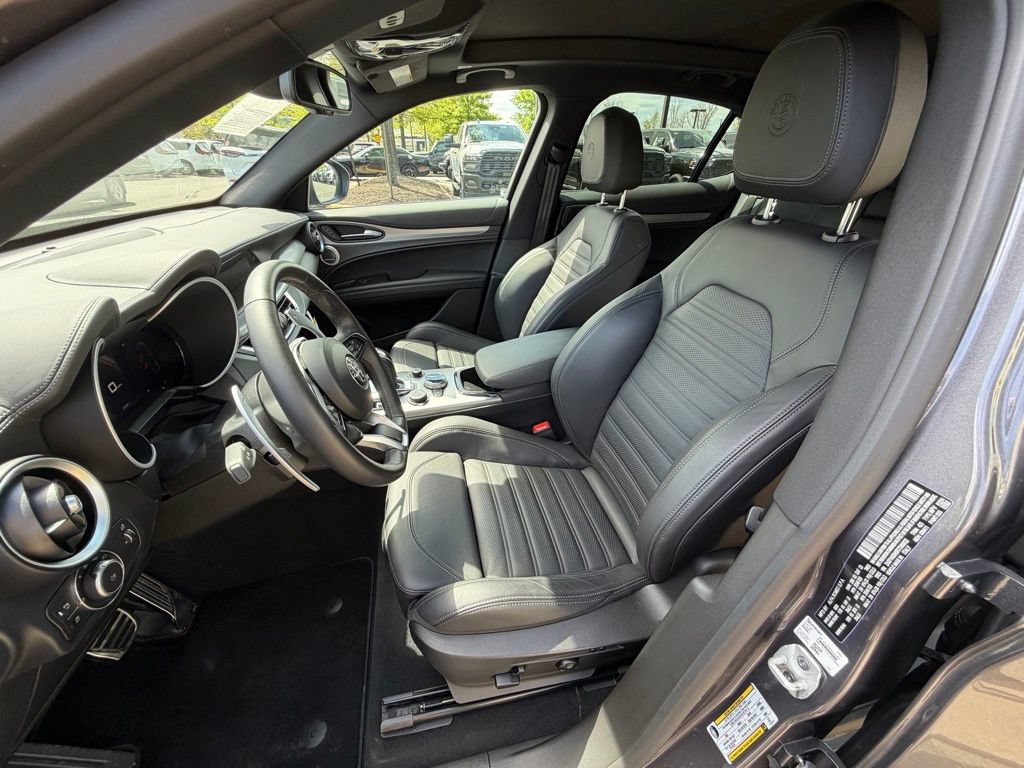 Used 2024 Alfa Romeo Stelvio Veloce AWD/4WD image 16